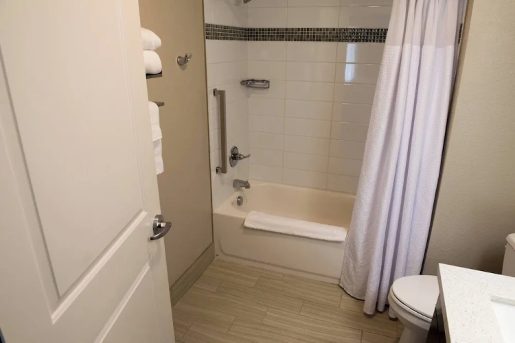 1 Bedroom Suite