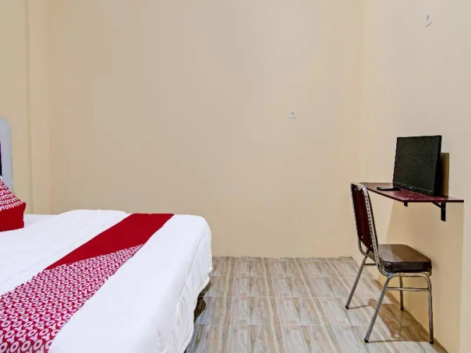 Oyo 91835 Djasur Kost