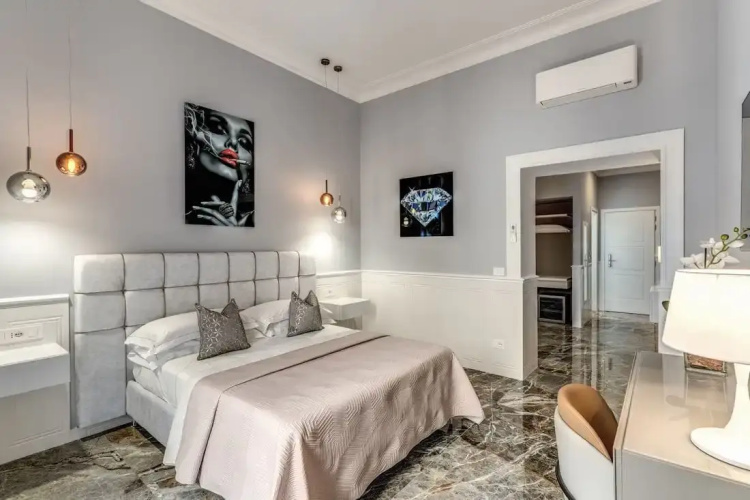 Spanish steps Oasis Suites