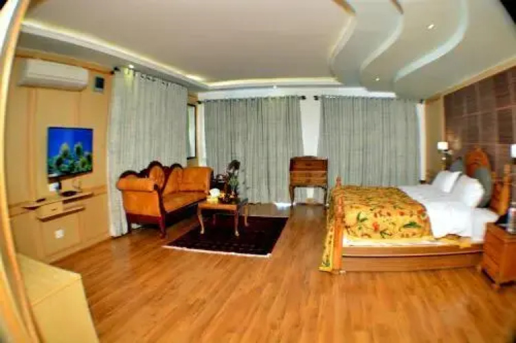 Kashmir Mahal Resorts