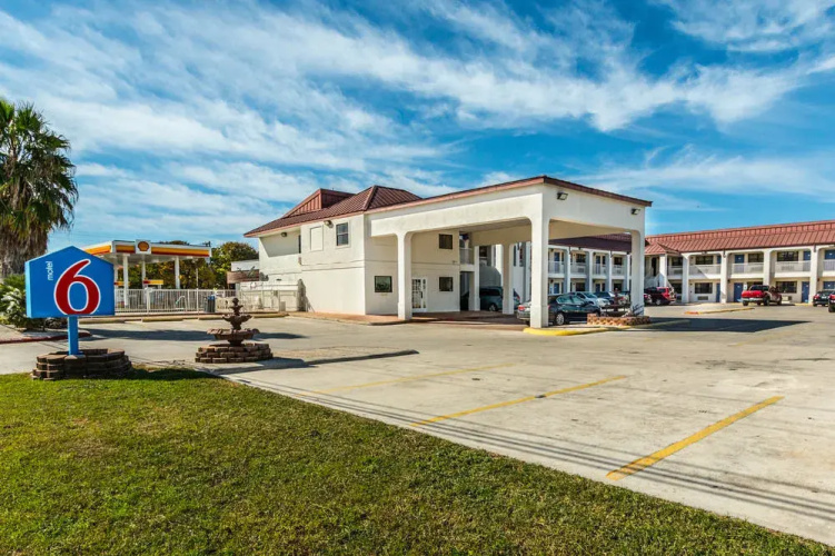 Motel 6 San Marcos TX North