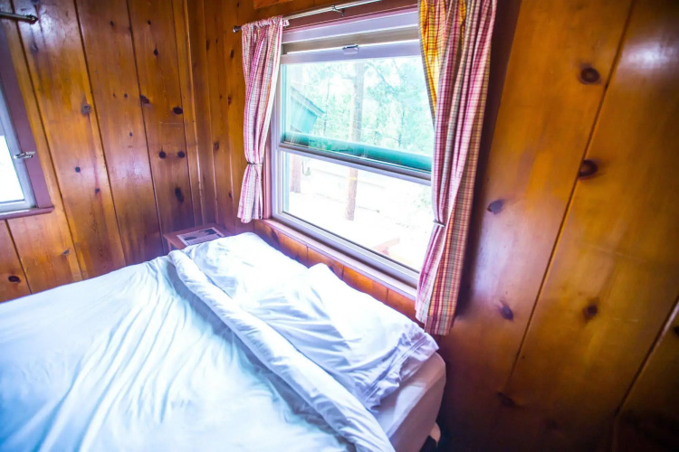 ITH Big Bear Lake Mountain Hostel & Lodge