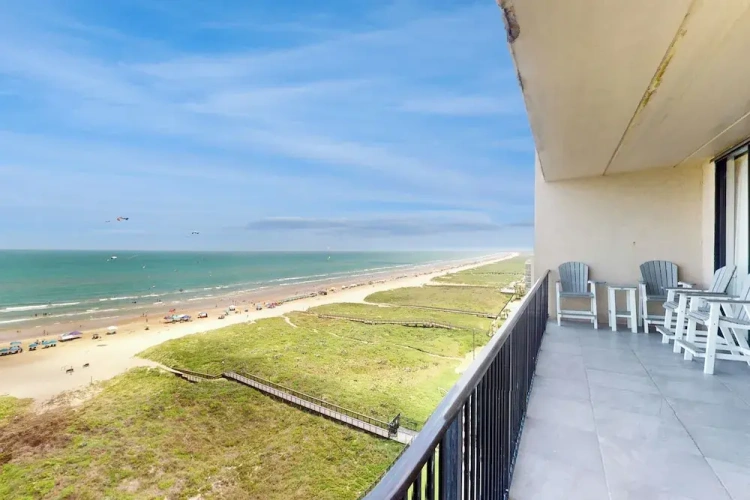 3 Bedrooms Apartment with balcony