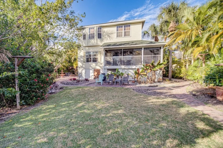 4 Bedrooms Cottage with balcony