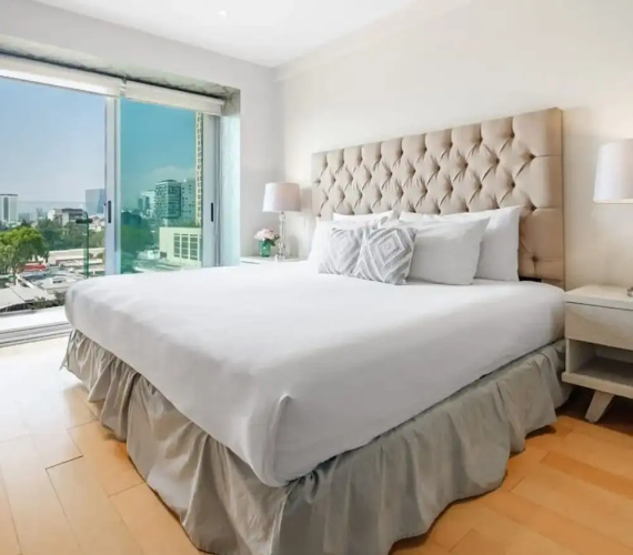 2BR Apartment With Jacuzzi - Pool - City Skyline