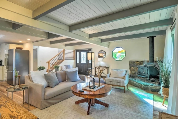 3 Bedrooms Cottage with balcony