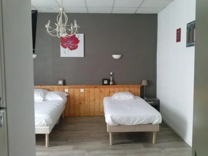 Standard Triple room