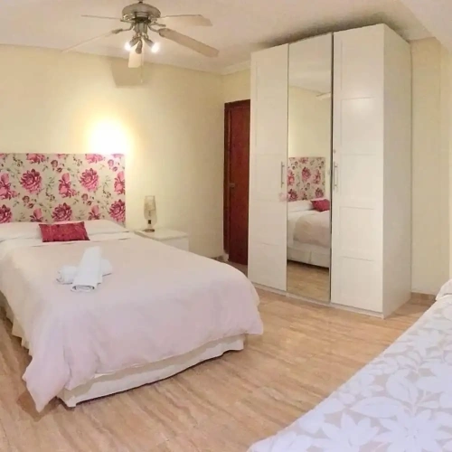 3 Bedrooms Apartment