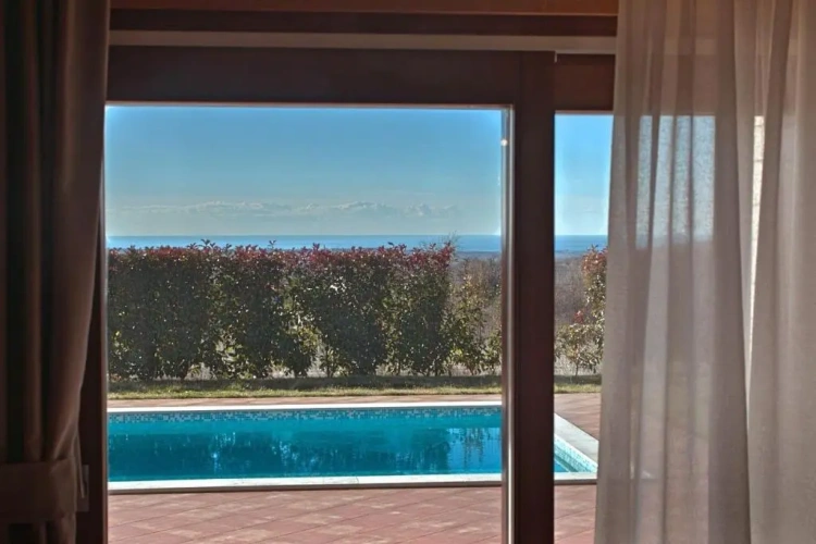 3 Bedrooms Villa