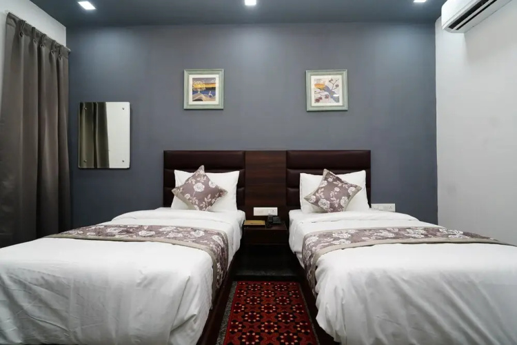 Posh Garden Inn