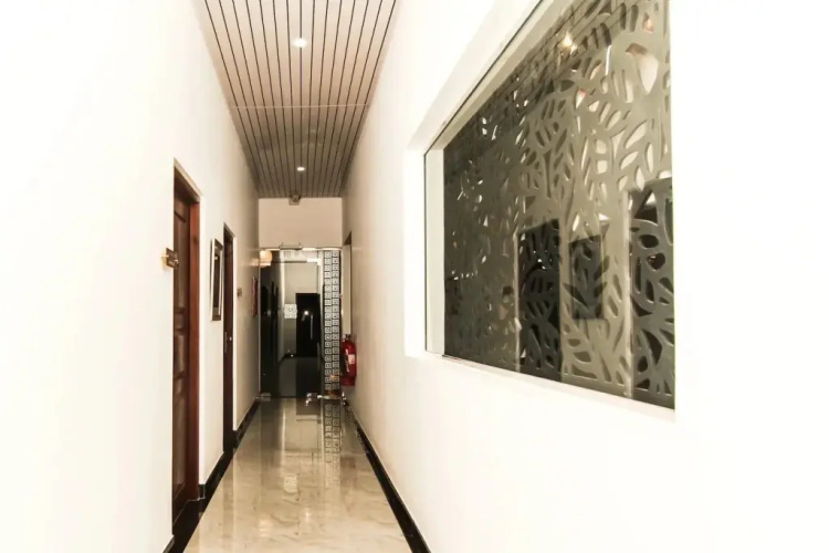 Clove Transit Hotel