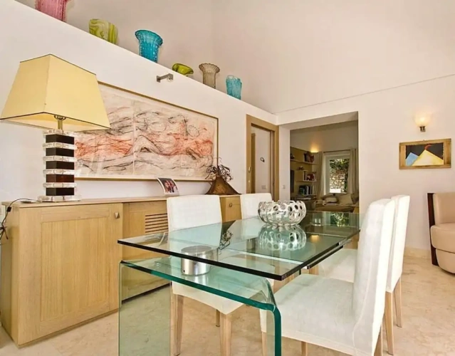 3 Bedrooms Apartment