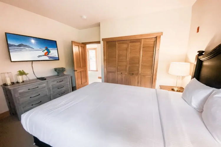 Red Hawk Townhomes 2338