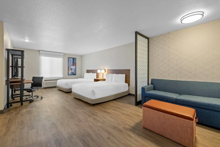 Quadruple Suite