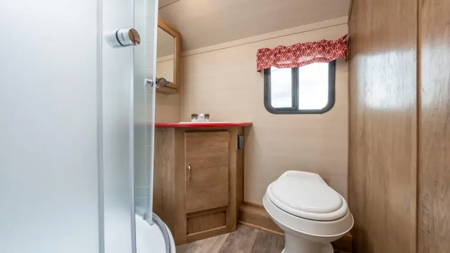 Gapyeong Dongban84 Glamping&pool Villa