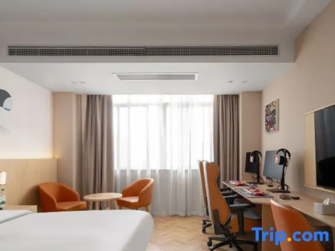Standard Double room with city view