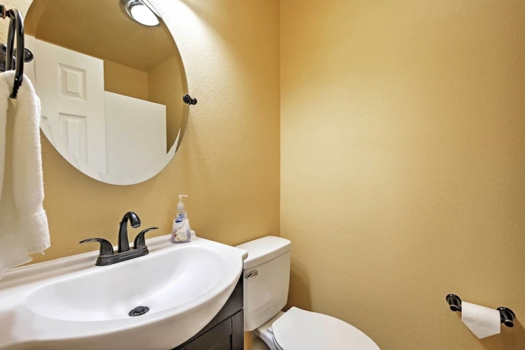 3 Bedrooms Apartment
