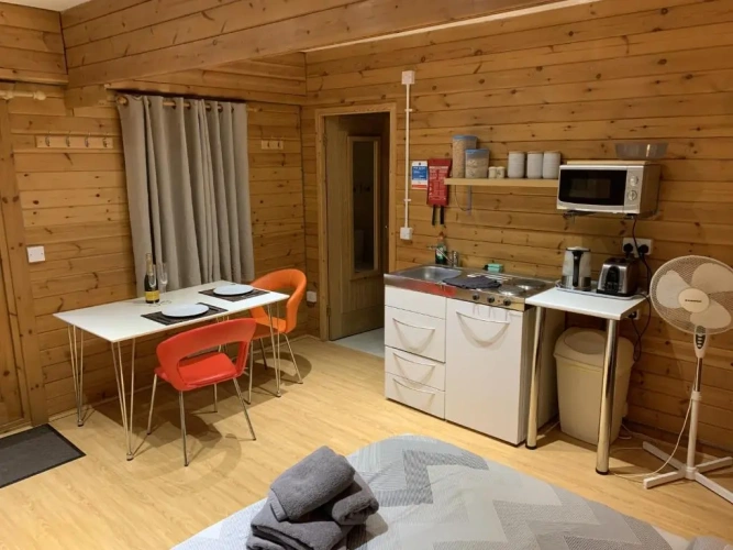 2 Bedrooms Single Apartment