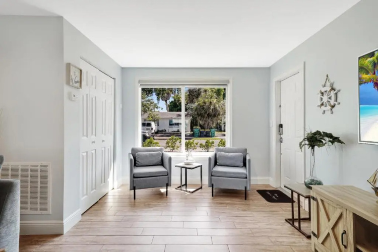 Sunny Waterside B in Dania Beach
