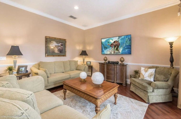 Disney theme 5 bed 5 bath with pool