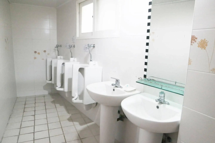 Skywalker Guesthouse - Hostel
