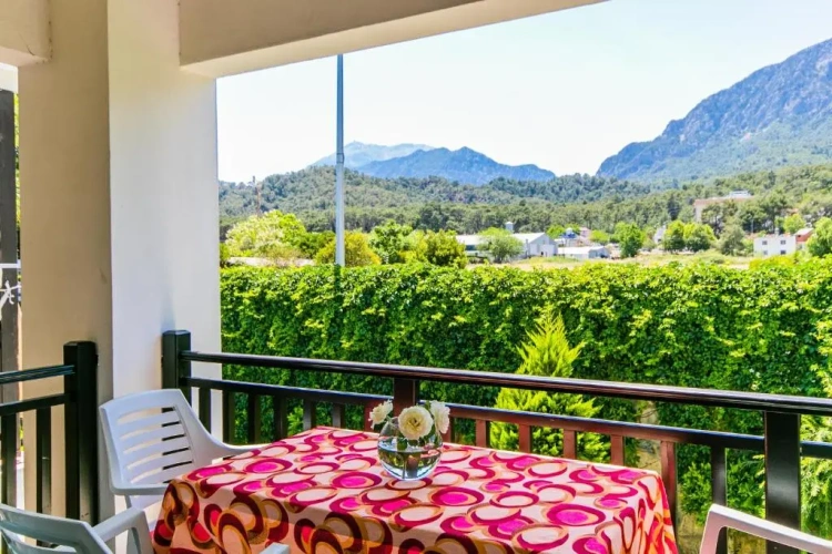 3 Bedrooms Apartment