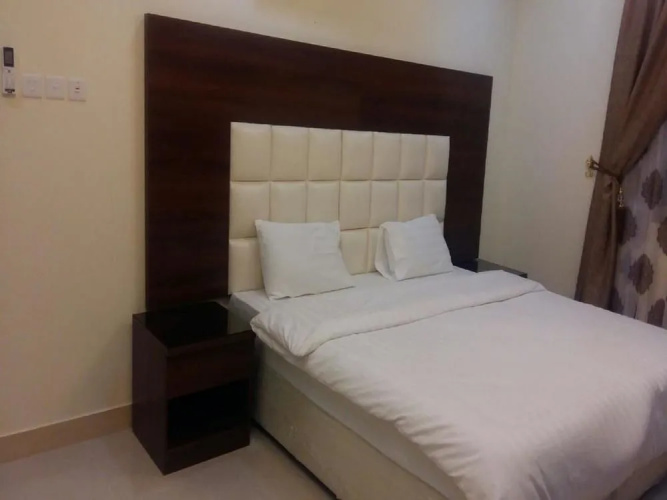 Dana Plaza 1