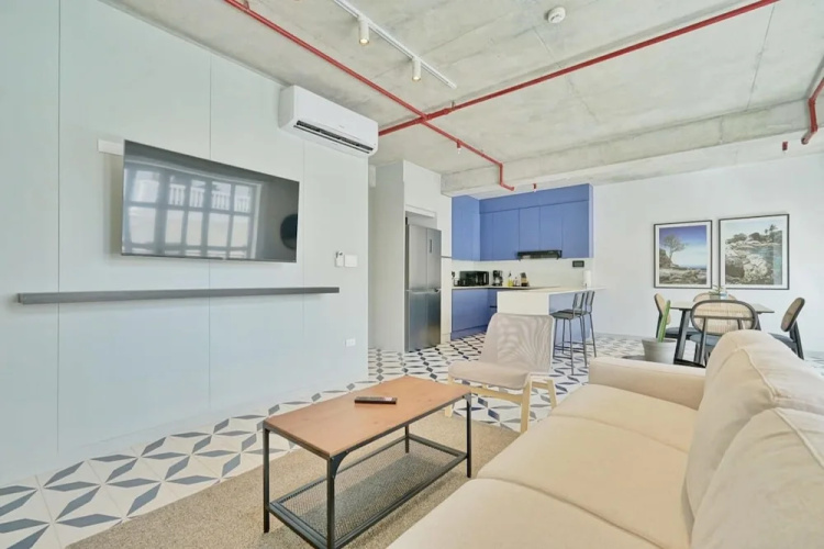 w Spectacular 2BR in Plaza Herrera