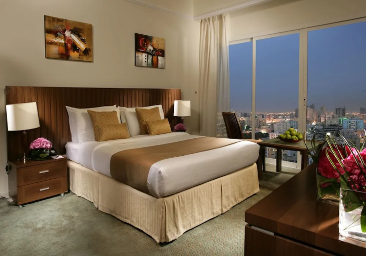 Land Mark Suites Hotel