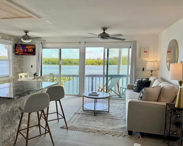 1 Bedroom Standard room with bay view