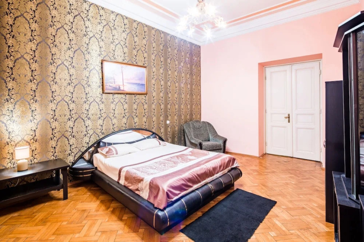 Three bedrooms & studio in the Center