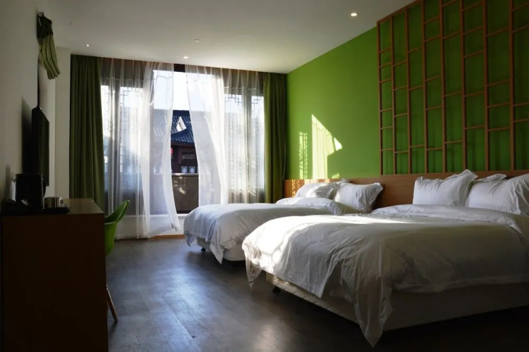 Carton King Hotel