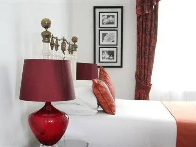 Canterbury Hotel