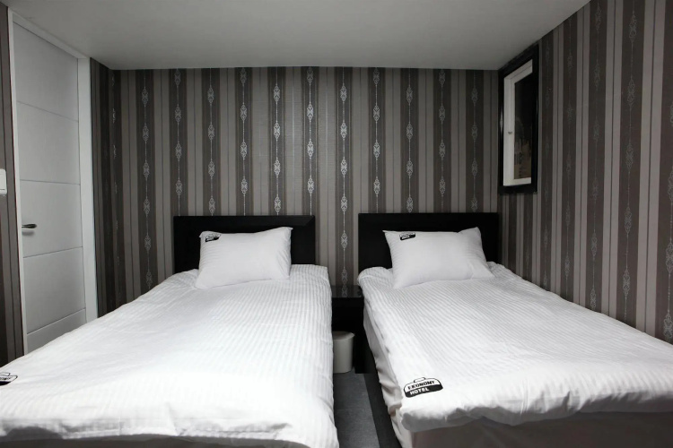 Ekonomy Hotel