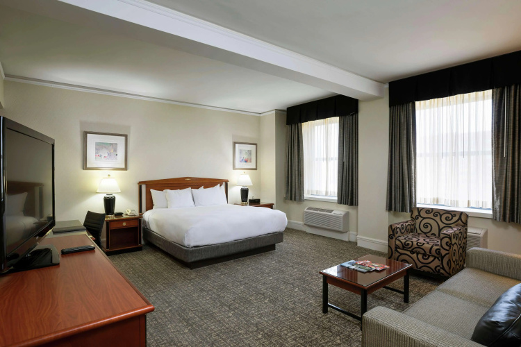 Hilton Cincinnati Netherland Plaza