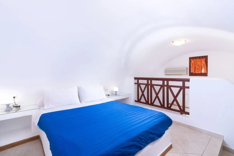Standard Duplex room with balcony and with partial sea view