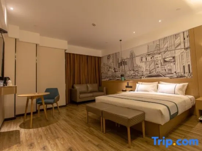 Standard Double room with city view