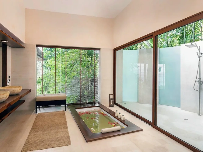5 Bedrooms Villa