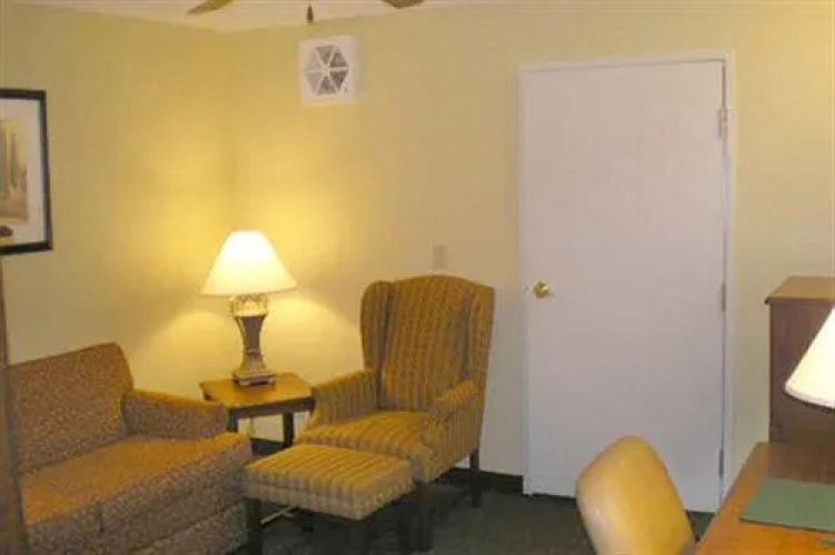 Country Inn & Suites Charleston