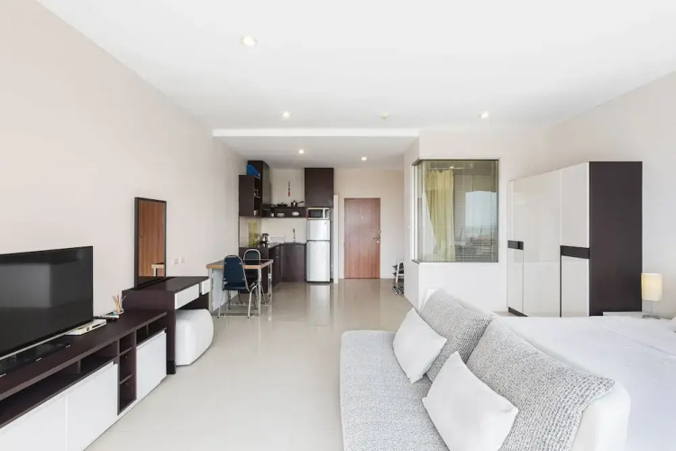 Studio in Chic Condo in Karon A510