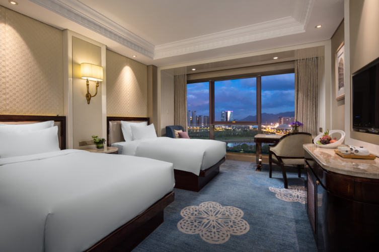 Standard Twin room with river view