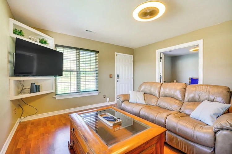 3 Bedrooms Cottage