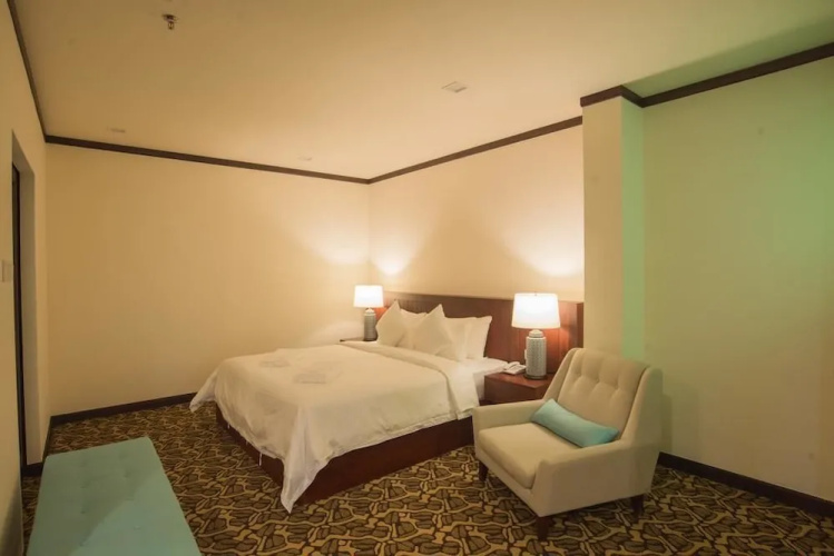 The Platinum Hotel & Suites