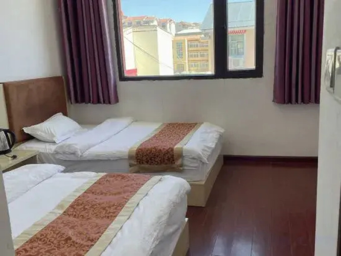 Ruoergei Baihailuo Hotel
