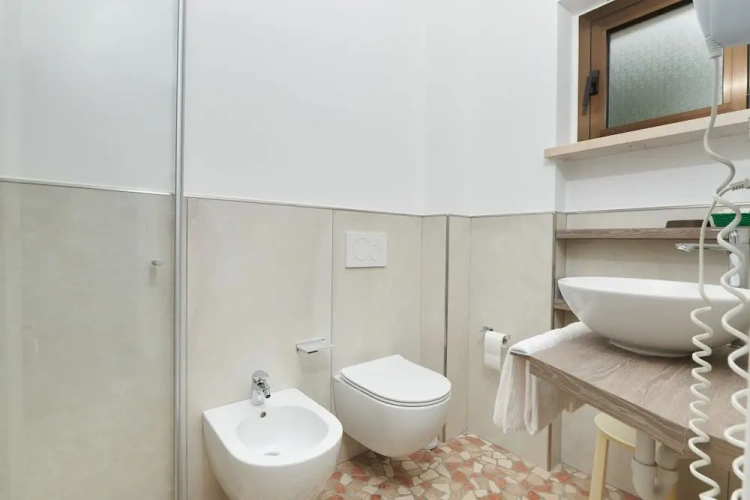 1 Bedroom Comfort Double room with balcony and with lake view