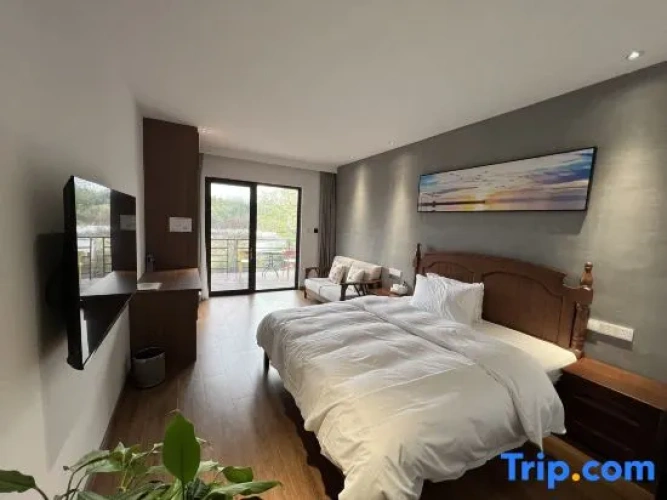 Standard room with view
