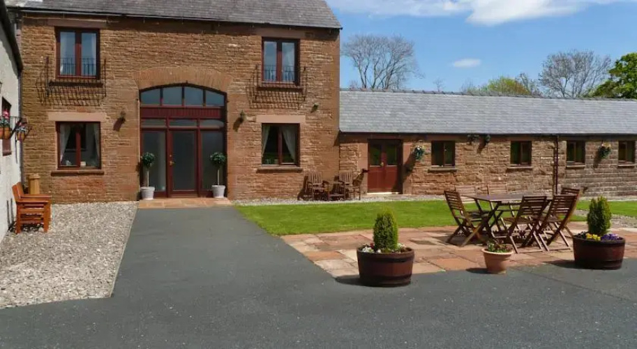 THE GINNEY Country Guest House