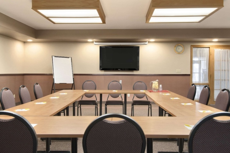 Days Inn & Suites by Wyndham Thunder Bay photo 14