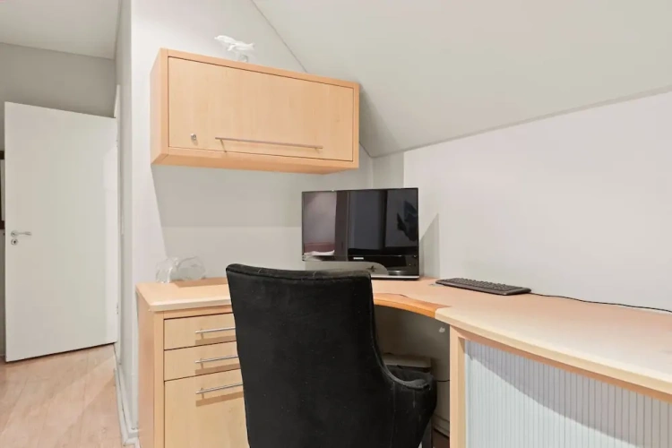 3 Bedrooms Apartment