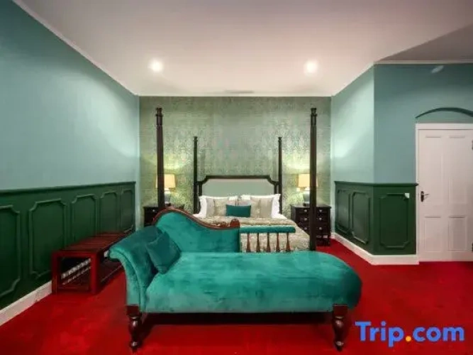 Double Suite with courtyard view
